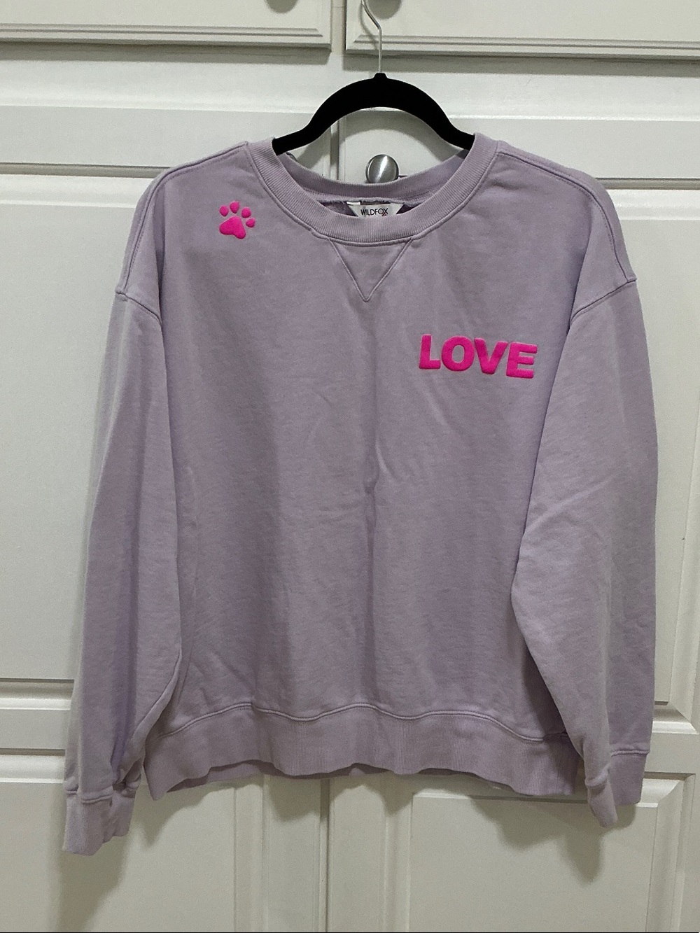 Wildfox Lavender Crewneck with Hot Pink DOGS LOVE raised print